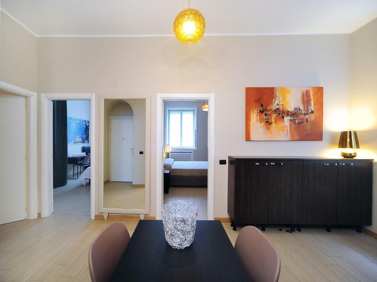 Urban District Apartments - Milan Old Town Central 2 Br Bagian luar foto
